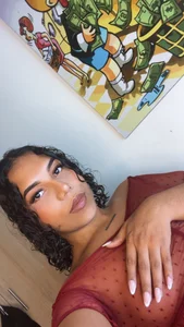 Eimy 🥰 de m1tsur1  2 Imagens