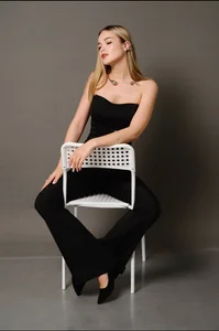 EmilyLorents Public Gambar 2