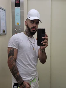 VinzenzRizzoのMEの枚の写真