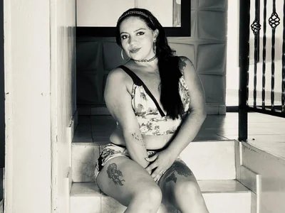 LetzaMonrroe Public Pic 4