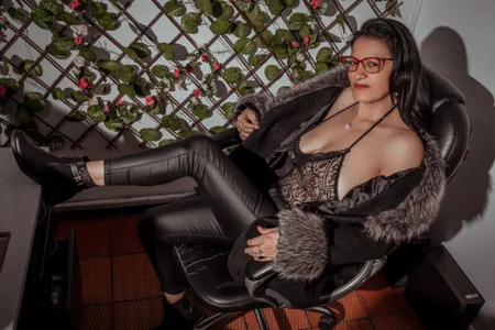 Mulan_sexy01のbusinesswoman sexy😏の 3枚の写真