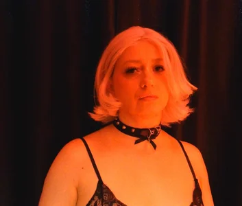 catherine_anal_slave I can be different Foto 2