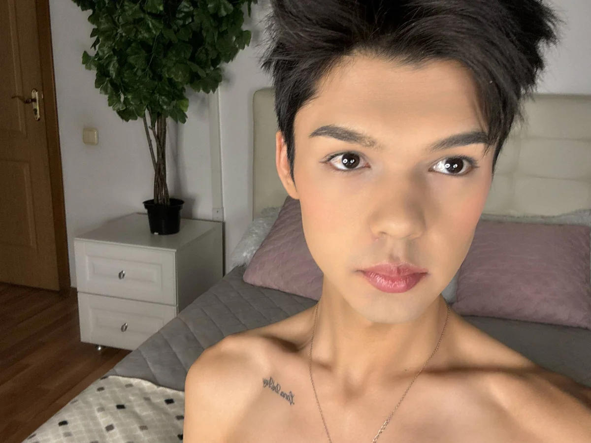 Трендове зображення  1246 Felix_Rey