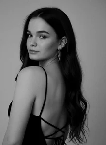 NicoleBrook Public slika