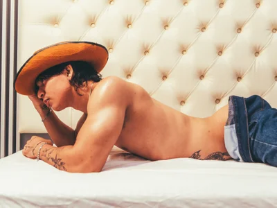 toji_luxxer Cowboy 🔥 Immagine  3