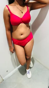 Reenakarthick Public Pic 2