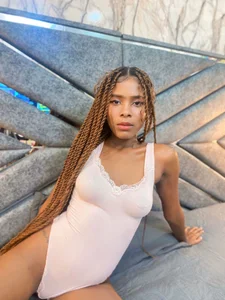 Queen sasha 🥵🔥 de SASHA_BROWNIE__  3 Imagens