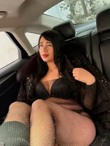 ScarlettParker sexy car 🚗💚 Pic