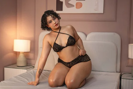 viiolett_lee 💖 Pic 4