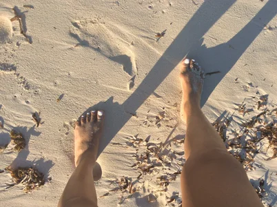 __suki 😌🏝️ #WHITETOES Pic