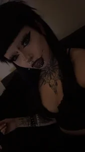 Cherry_Bomb_xoxo Hiya <3  2টি ছবি