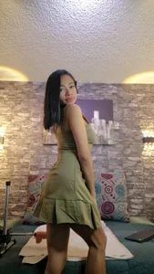 anellejones sexy green Pic