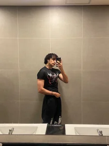 JayTaylorr strength and desire Pic 4