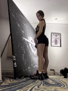 MirandaHobbs Public Foto 7