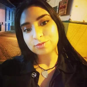 alice_coopperx 👄 Pic