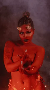 riri_brunnete Devil Riri Pic 5