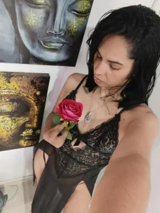 Carlota_milf_30 Flowers for you 🌸 Pic 2
