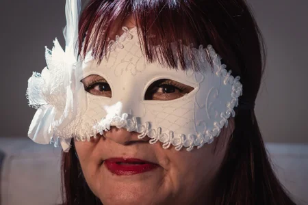 Savvanahh Mask photo session white 🎭 Pic 2