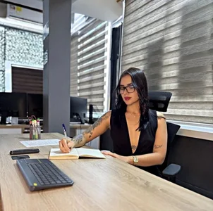 MiiaLuxx SEXY SECRETARY🖤💻 Pic
