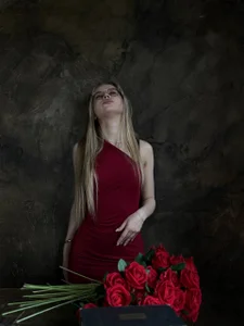 DebraSchneider Do you like giving girls flowers?✨ Pic 6