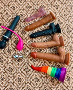 my toys 🥵😈 de lakshmiraniii Foto