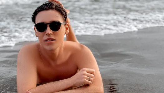 RobbyCharming 🌊 Hình