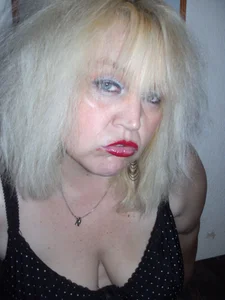 Blasflittchen: verruchte Bitch ( 2 фото)