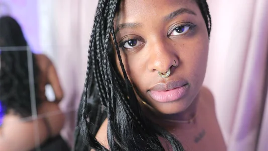 justnala_ Look at the mirror Pic