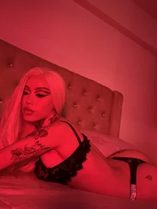 Elodieth_007 In my own red universe 🫦 Pic