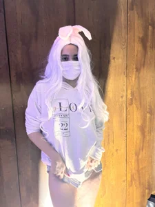 Oops coelhinha pega🤭 de bunny_exe  5 Imagens