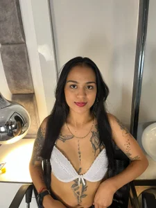 IsabellaCrow_ Public Pic 4