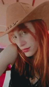 IsaBaileys_ 👩🏻‍🦰 Pic 2