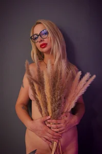 New de OliviaSmith Foto 4