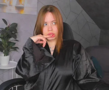 AngelinaRena Public Pic