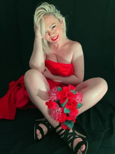 Paris_Squirt_ Public Pic 4