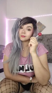 Cuckold_lover69のI want you to be my favorite candy to lickの枚の写真