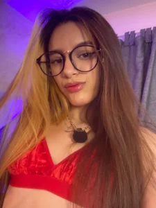 Sophiee_Turner Red Hot Lingerie Tease 🔥 圖片