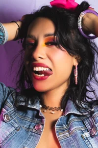 PilarJones_ I love this 80's look Pic 7