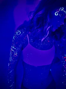 Palmer-Foster: 😈💜🔥NEON HOT!!!!😈💜🔥 ( 5 фото)