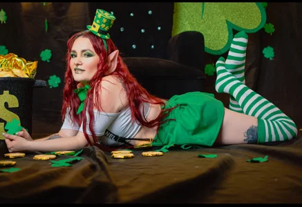 AlejandraMartinezz kullanıcısının “Hoy se celebra con verde… y buena actitud 🍀😜 #StPatricksDay” albümü -  3 fotoğraf