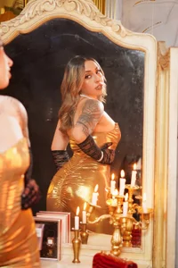 samarajhonson sexy girl in red Foto 3