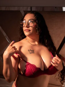 Roxylicious__ Public - {count, plural, one {תמונה אחת} two {שתי תמונות} many {# תמונות} other {# תמונות}}