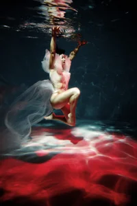 StunnigArt hot swim Pic