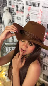Cherry_Vixen_のCowgirl🐎🎃の枚の写真