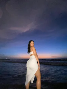 emily_yeon ☀️⛱️ টি ছবি