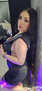 SarahRhodes_ Always sensual and beautiful Pic