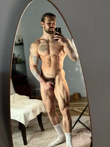 Karlos_Ripped_ Public slika