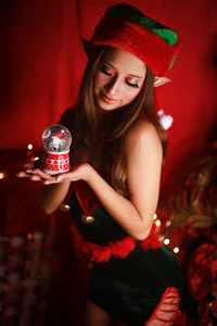 little-Emma Happy Christmas time 🎇🎅🎄 Pic 2