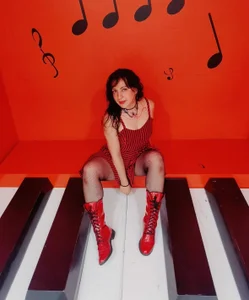 Yunnaa-Subb: Yuna in the shopping center ( фото)