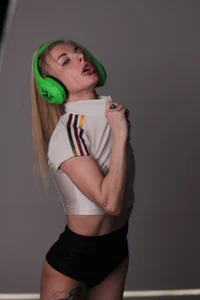 Jackie_Swann Adidas harbass hah Poză 6